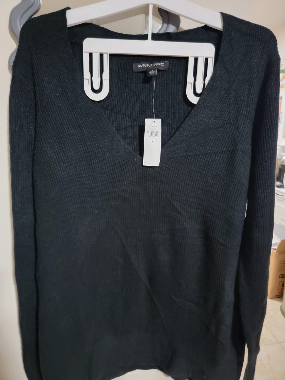Banana Republic Black Ribbed V-Neck Sweater Size Medium